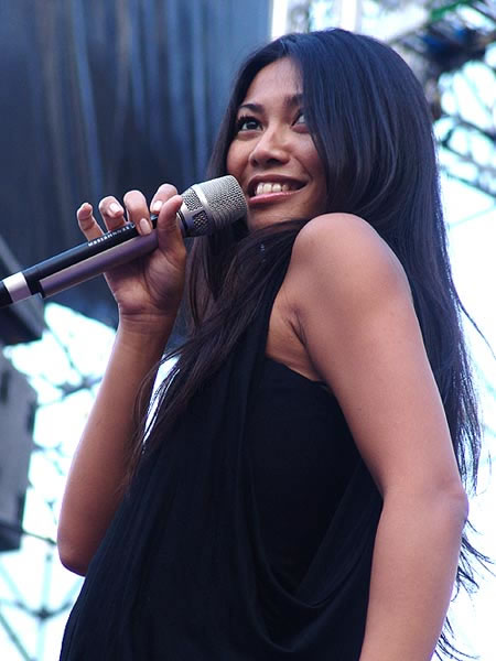 Anggun at Festivalbar 2005 in Verona (13/09/2005)